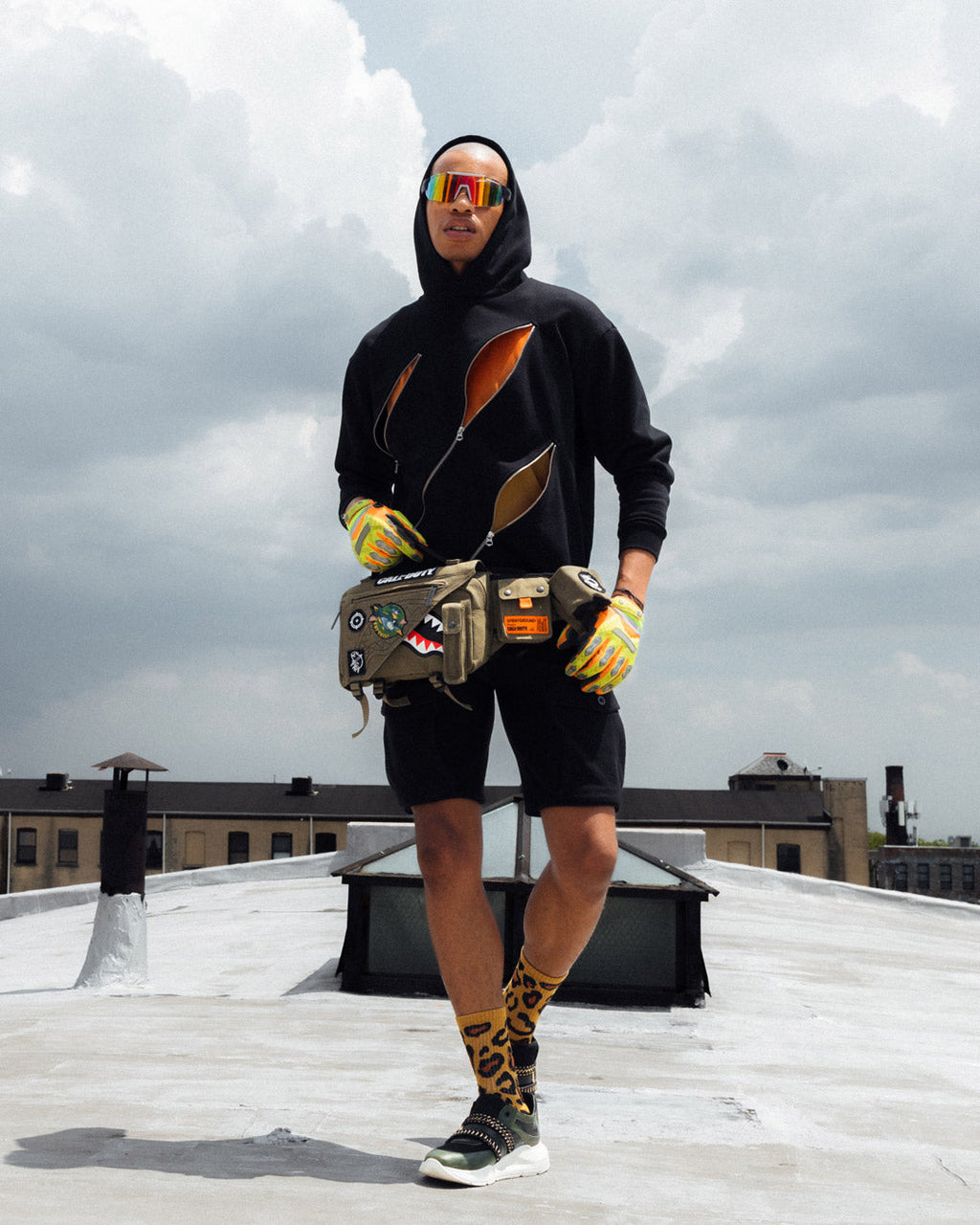 CALL OF DUTY NEVER BACK DOWN CROSSBODY