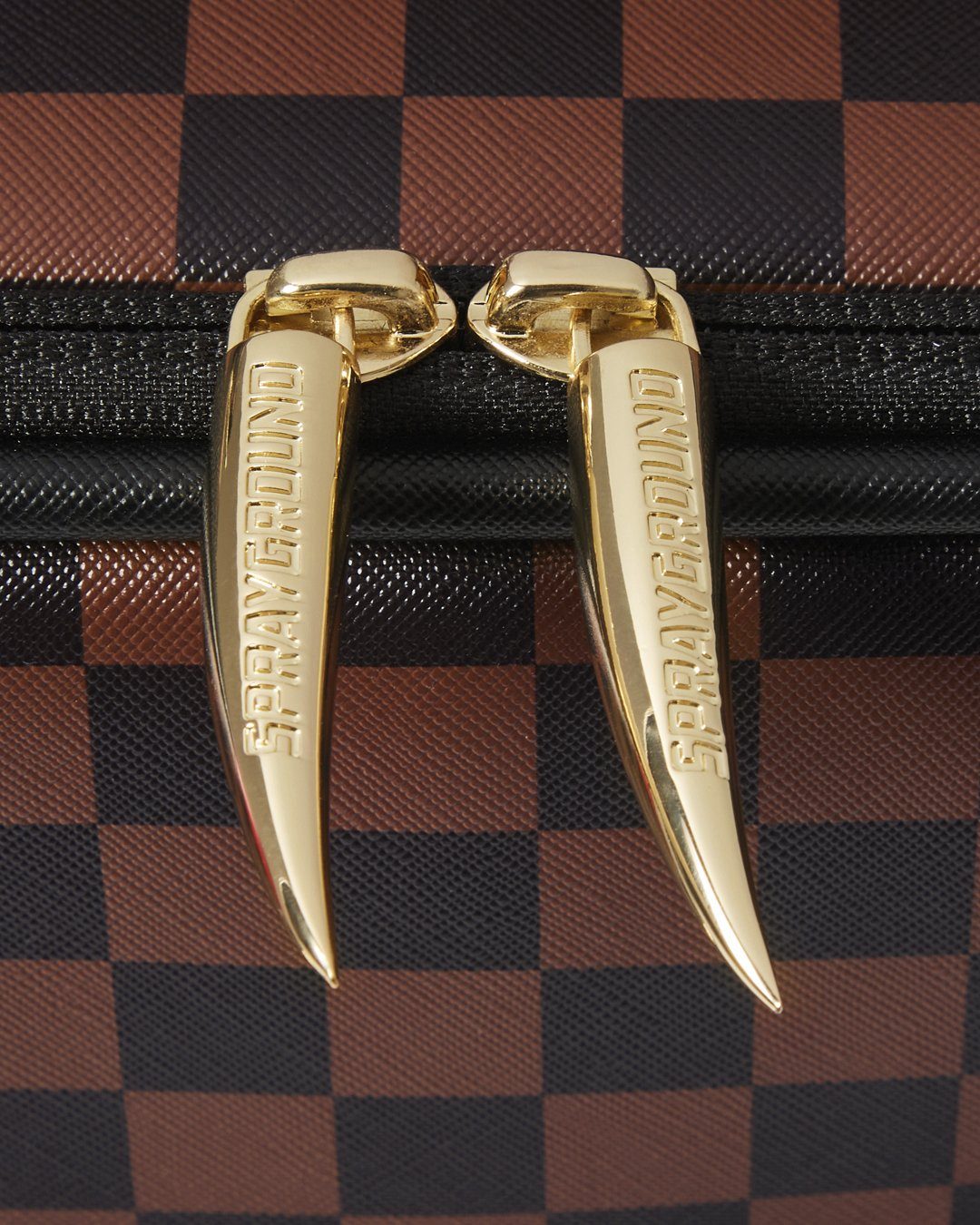 A.i.3 THE LEGACY JETSETTER CARRY-ON LUGGAGE