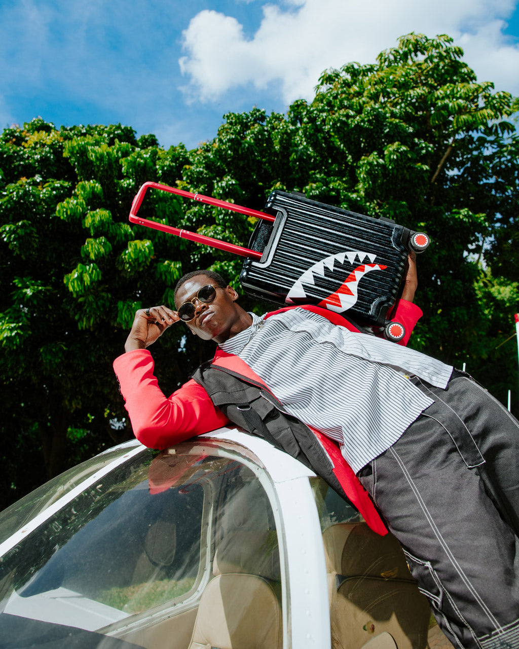 ATOMIC VAPOR SHARKNAUTICS HARDSHELL CARRY-ON LUGGAGE