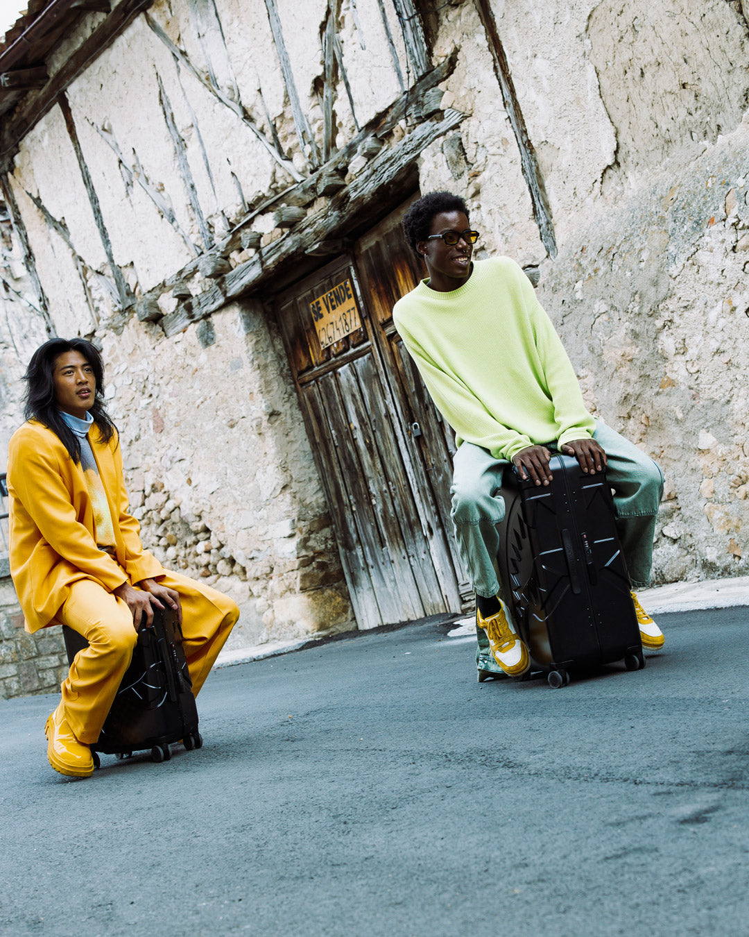 NIGHTSHARKS WORLDWIDE SHARKITECTURE CARRY-ON LUGGAGE