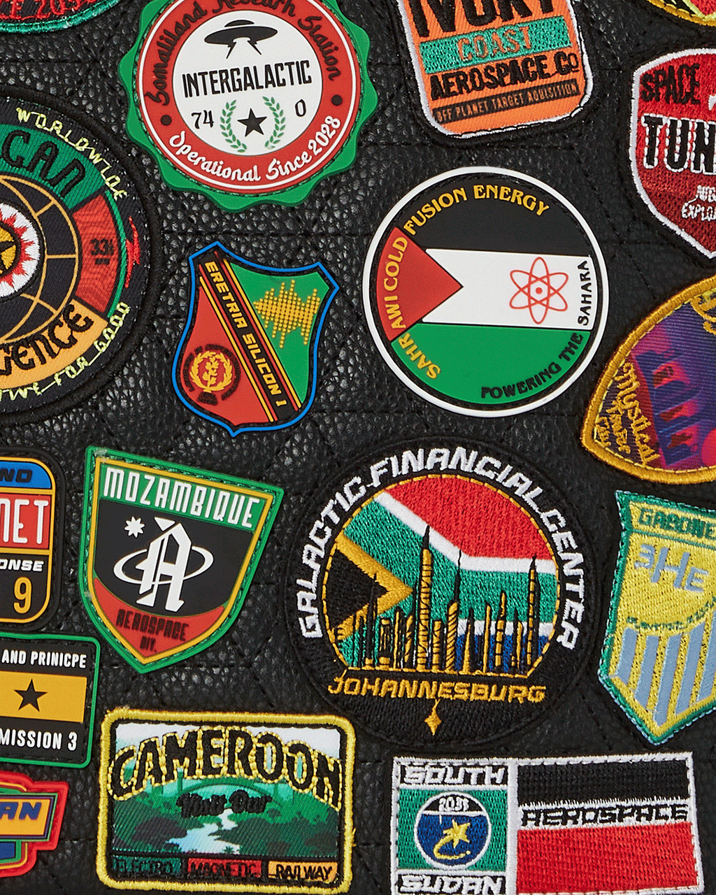 A.I. THE 54 (PATCHES OF AFRICA) CARGO TOTE