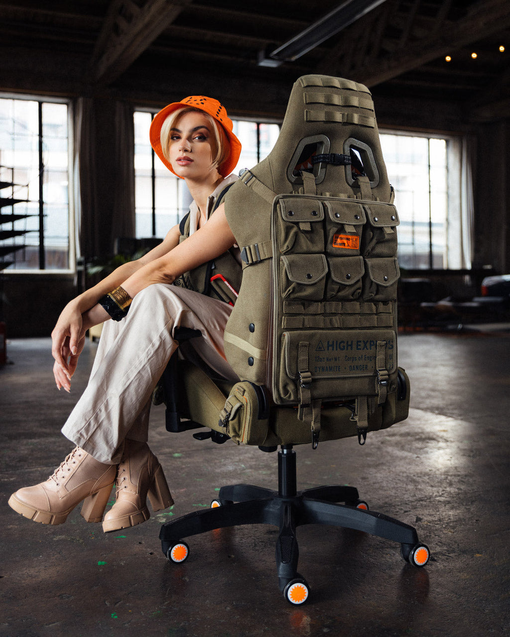 CALL OF DUTY READY FOR ACTION GAMING CHAIR